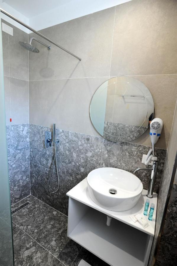 Afrodite Suites Sarande Exterior photo